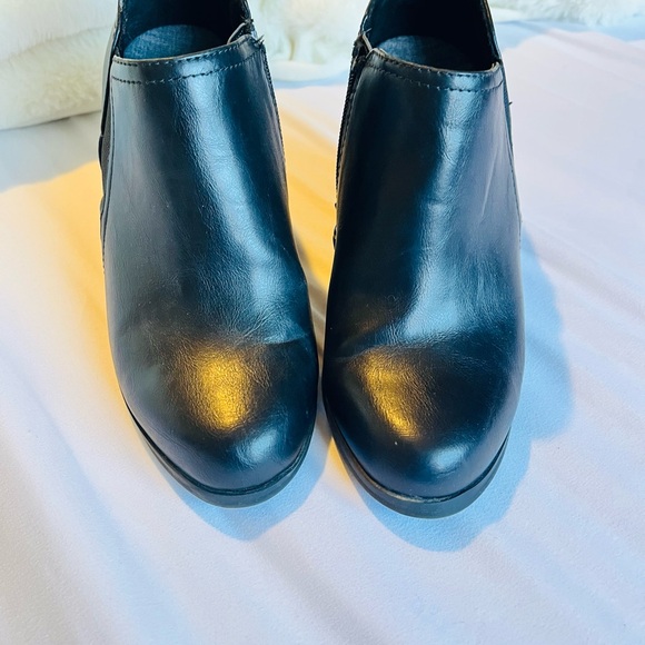 Dr. Scholl's Black Wedge Ankle Booties 7 - Picture 3 of 11